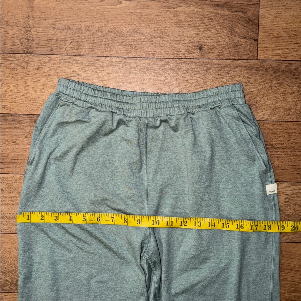 Vuori Size Small Boyfriend Sweatpant Green Comfortable Joggers Soft Yoga Pilates - Picture 9 of 12